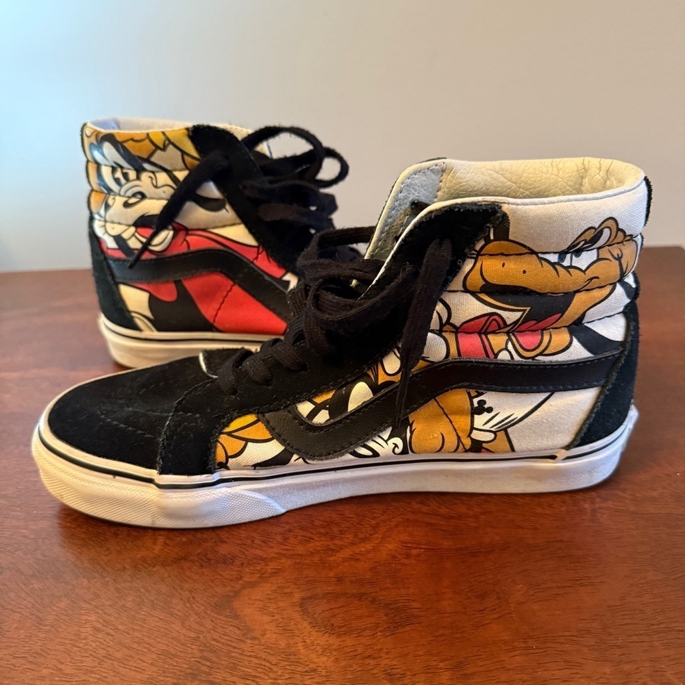 Vans x Disney Limited Edition Sk8-Hi “Mickey and Friends” – Women’s Size 7 - Picture 3 of 6